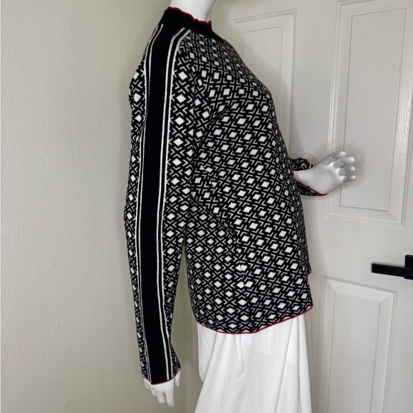 Madison Black and White Geometric Sweater Size Large.  #216 - Picture 3 of 14